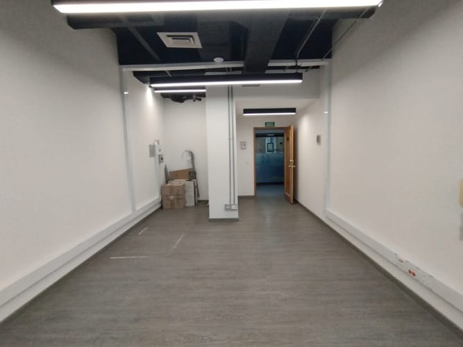 Oficina en arriendo en El Poblado, Medellín, 48 m² · foto 2 de 9