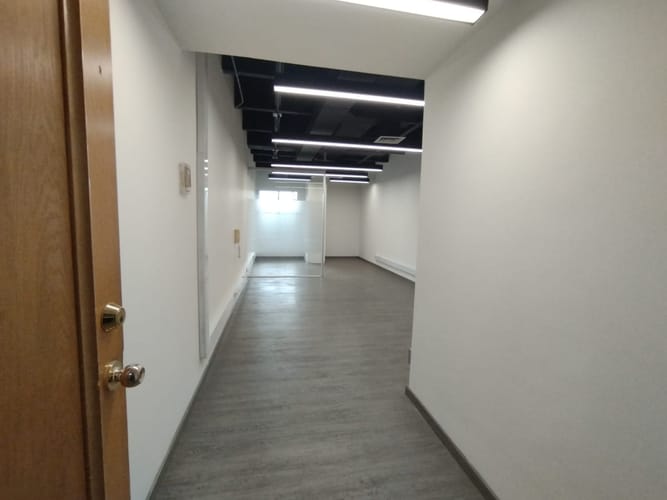 Oficina en arriendo en El Poblado, Medellín, 48 m² · foto 4 de 9