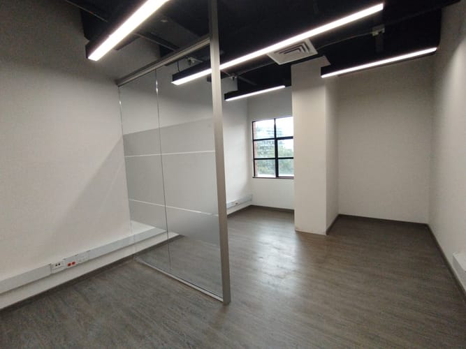 Oficina en arriendo en El Poblado, Medellín, 48 m² · foto 5 de 9