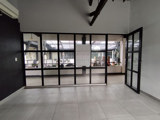 Local en arriendo en El Poblado, Medellín, 18 m² · foto 3 de 8
