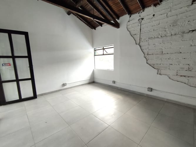 Local en arriendo en El Poblado, Medellín, 18 m² · foto 4 de 8