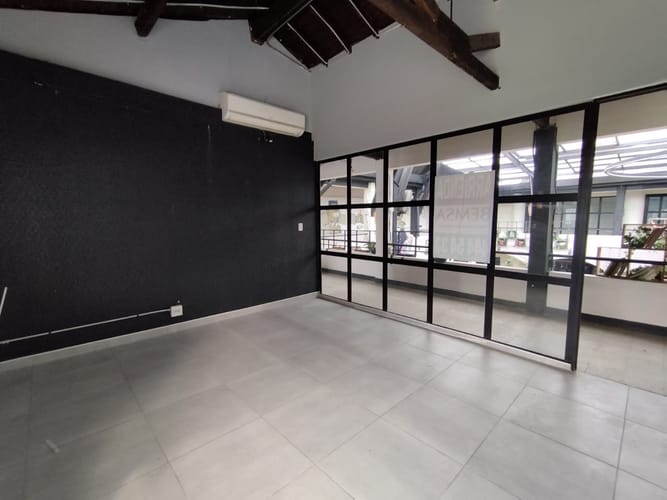 Local en arriendo en El Poblado, Medellín, 18 m² · foto 7 de 8