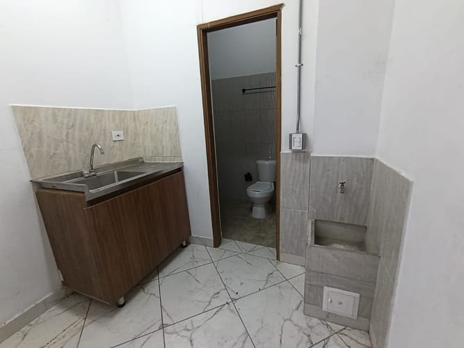 Local en arriendo en Jesus Nazareno, Medellín, 100 m² · foto 3 de 15