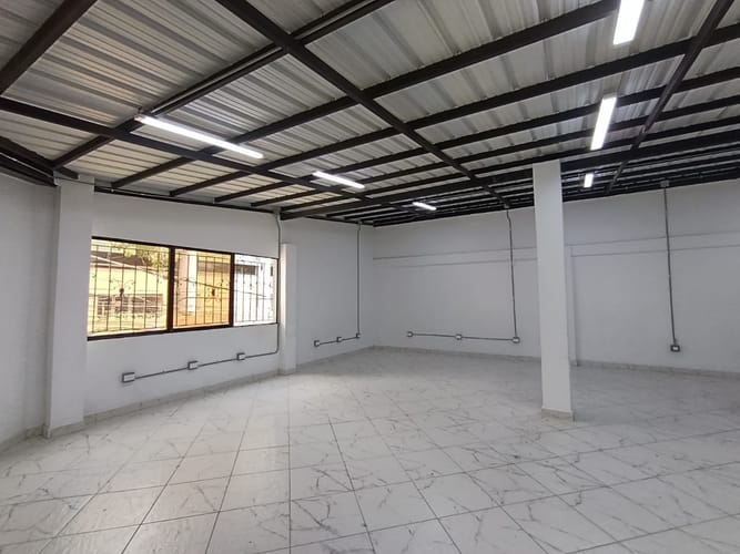 Local en arriendo en Jesus Nazareno, Medellín, 100 m² · foto 12 de 15
