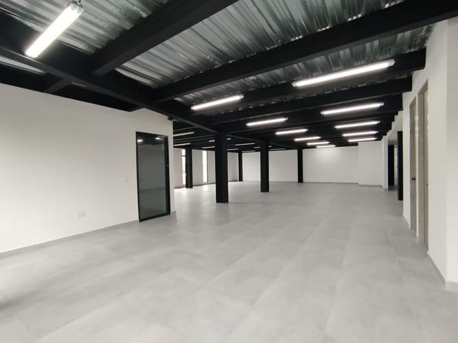 Oficina en arriendo en Laureles, Medellín, 200 m² · foto 3 de 10