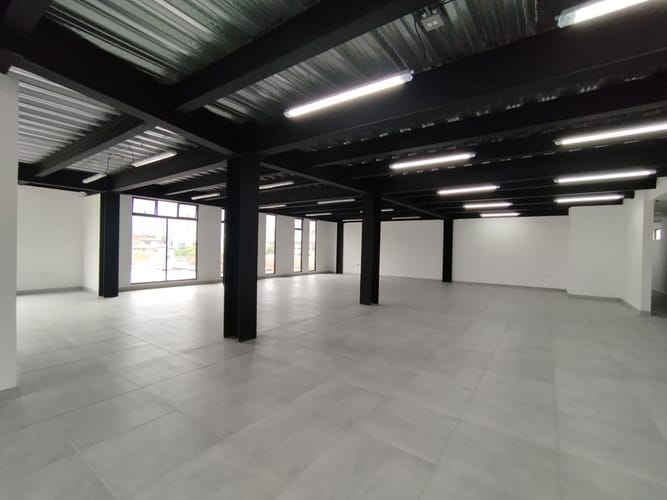 Oficina en arriendo en Laureles, Medellín, 200 m² · foto 4 de 10