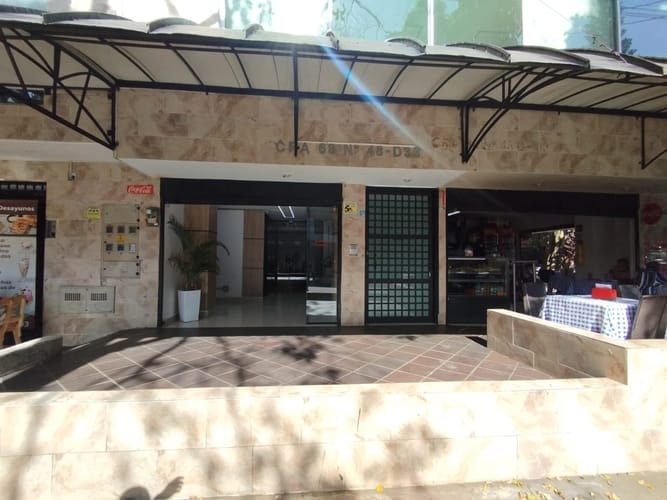 Local en arriendo en Laureles, Medellín, 17 m² · foto 2 de 6