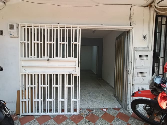 Local en arriendo en Calasanz, Medellín, 19 m² · foto 2 de 10