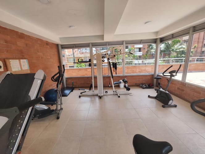 Apartamento de 3 alcobas en arriendo en Laureles, Medellín, 92 m² · foto 3 de 19