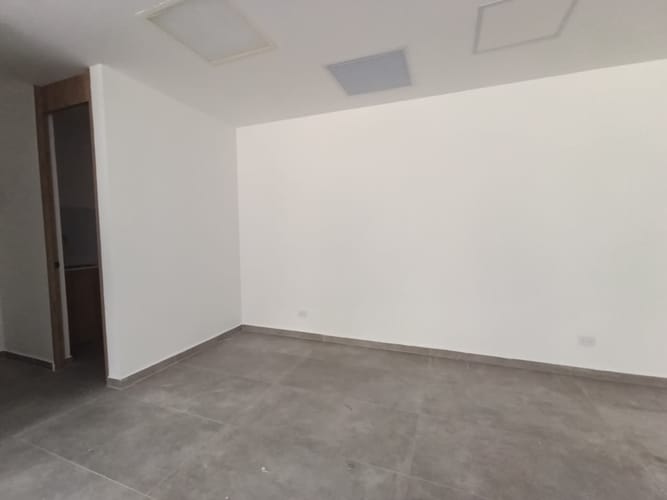 Oficina en arriendo en El Poblado, Medellín, 118 m² · foto 3 de 13