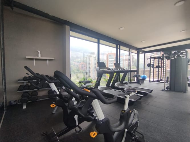 Apartamento de 1 alcoba en arriendo en Las Lomas, Medellín, 129 m² · foto 16 de 19