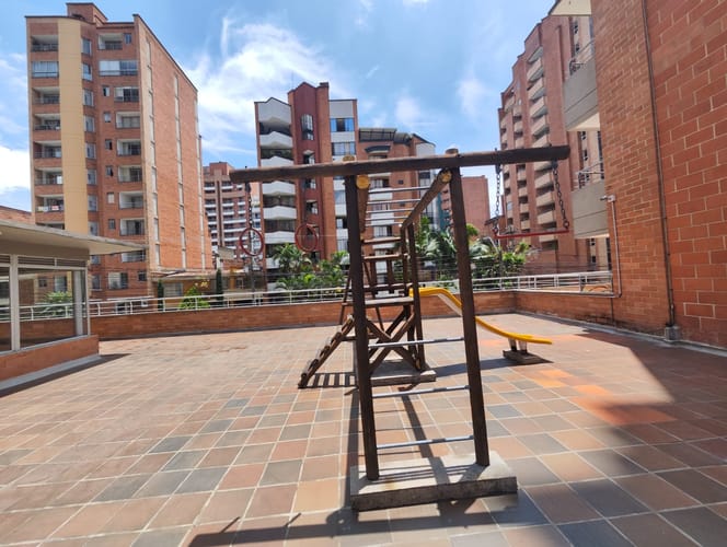 Apartamento de 3 alcobas en arriendo en Laureles, Medellín, 92 m² · foto 16 de 19