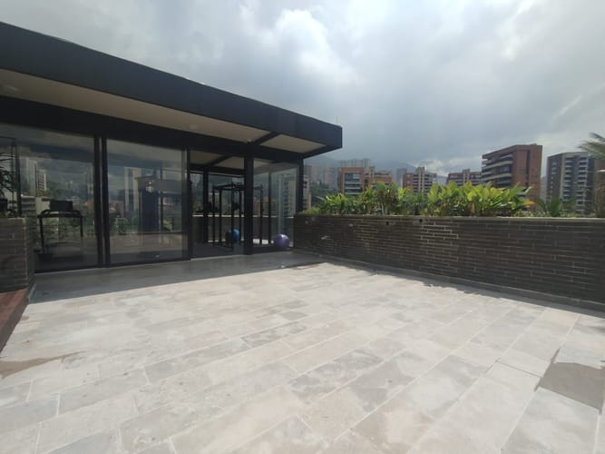 Apartamento de 1 alcoba en arriendo en Las Lomas, Medellín, 129 m² · foto 18 de 19