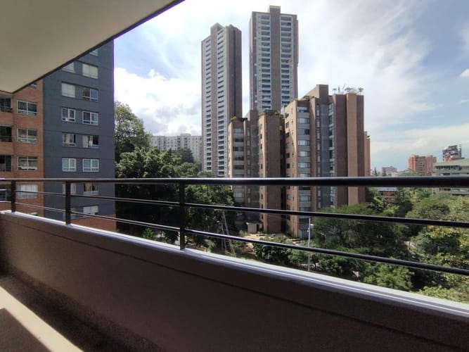 Apartamento de 4 alcobas en arriendo en El Poblado, Medellín, 88 m² · foto 7 de 20
