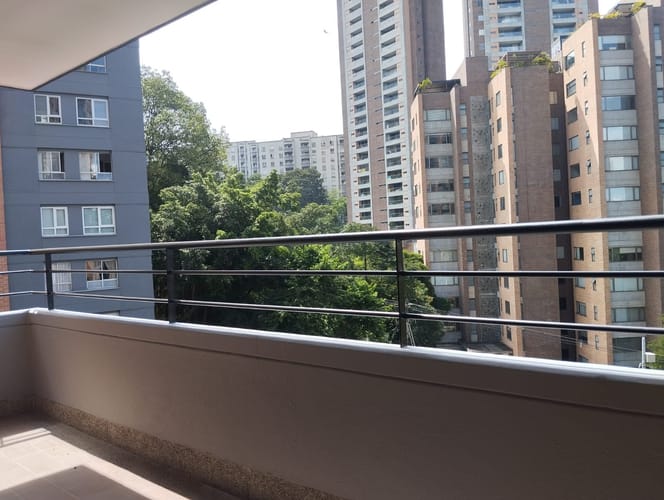 Apartamento de 4 alcobas en arriendo en El Poblado, Medellín, 88 m² · foto 9 de 20