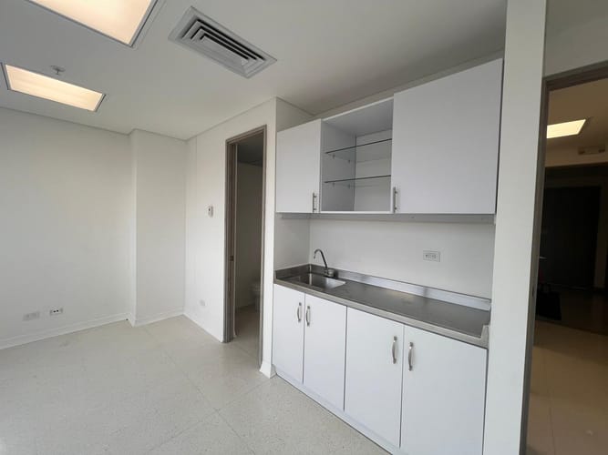 Consultorio en arriendo en Mayorca, Sabaneta, 35 m² · foto 2 de 13