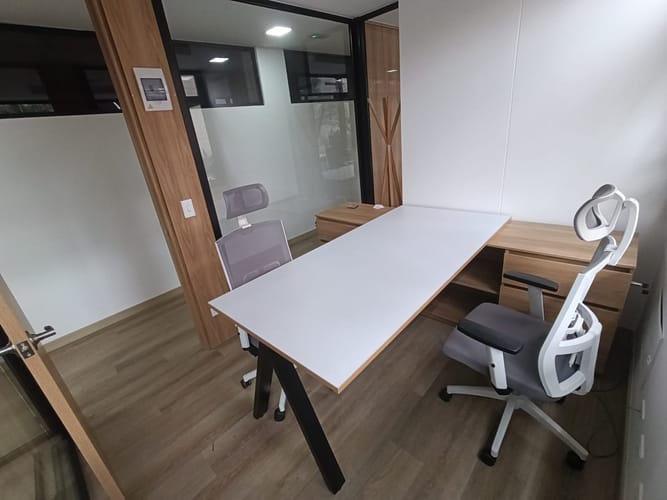 Oficina en arriendo en Laureles, Medellín, 12 m² · foto 2 de 9