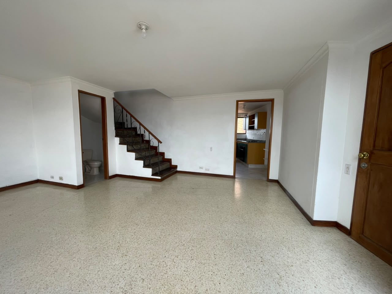 Apartamento en arriendo en La Castellana, Medellín · foto 2 de 16