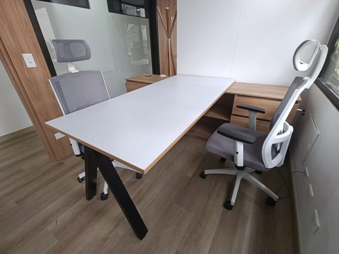 Oficina en arriendo en Laureles, Medellín, 12 m² · foto 5 de 9