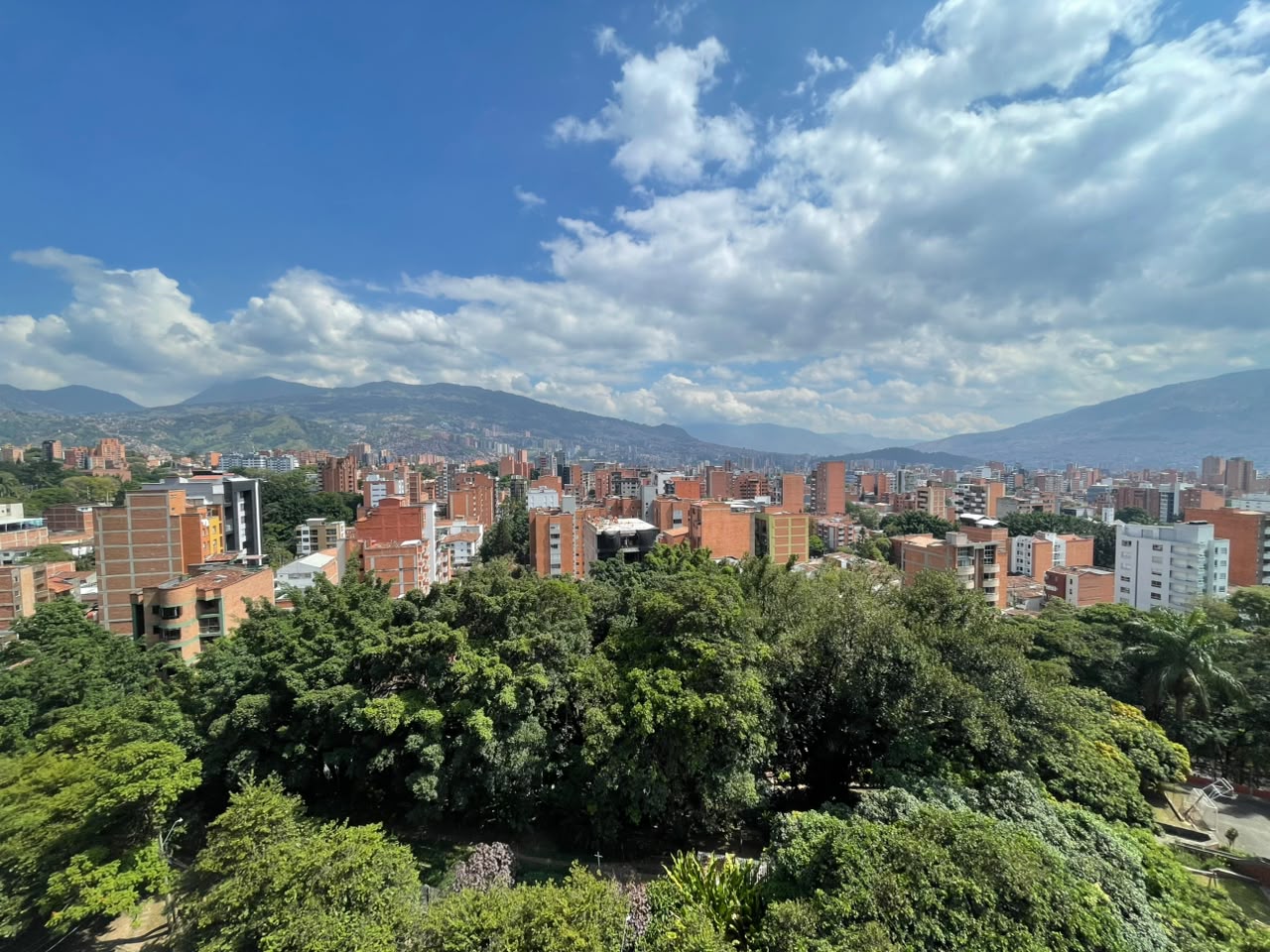 Apartamento en arriendo en La Castellana, Medellín · foto 6 de 16