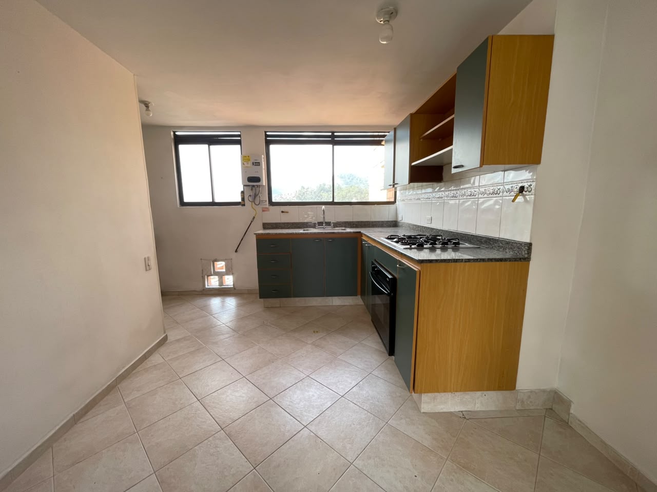 Apartamento en arriendo en La Castellana, Medellín · foto 7 de 16