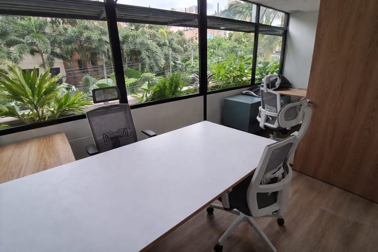 Oficina en arriendo en Laureles, Medellín, 12 m² · foto 8 de 9