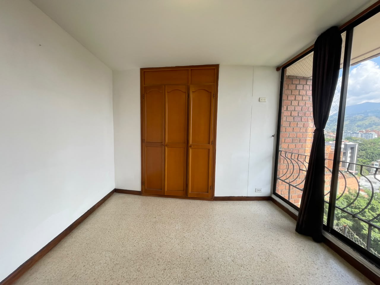 Apartamento en arriendo en La Castellana, Medellín · foto 13 de 16