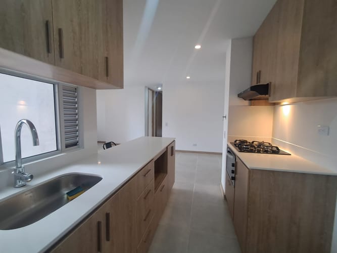Apartamento de 2 alcobas en arriendo en Los Colegios, Rionegro, 66 m² · foto 2 de 13