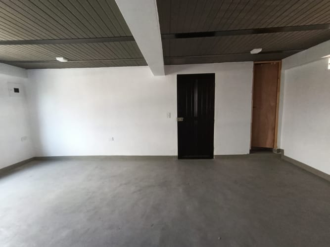 Local en arriendo en Caribe, Medellín, 30 m² · foto 4 de 10