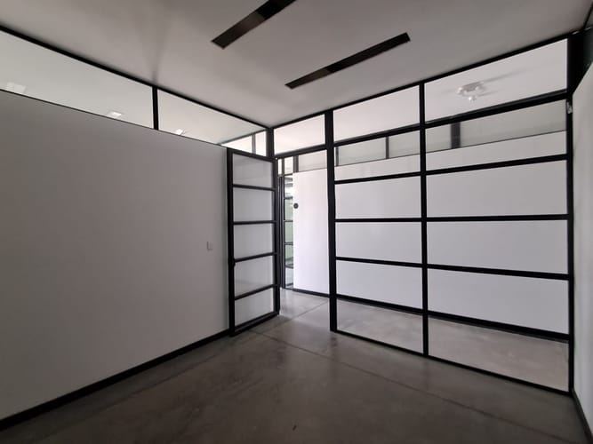 Oficina en arriendo en Llano Grande, Rionegro, 10 m² · foto 2 de 8