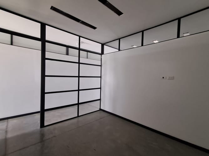 Oficina en arriendo en Llano Grande, Rionegro, 10 m² · foto 3 de 8