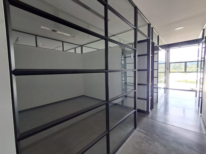 Oficina en arriendo en Llano Grande, Rionegro, 10 m² · foto 4 de 8