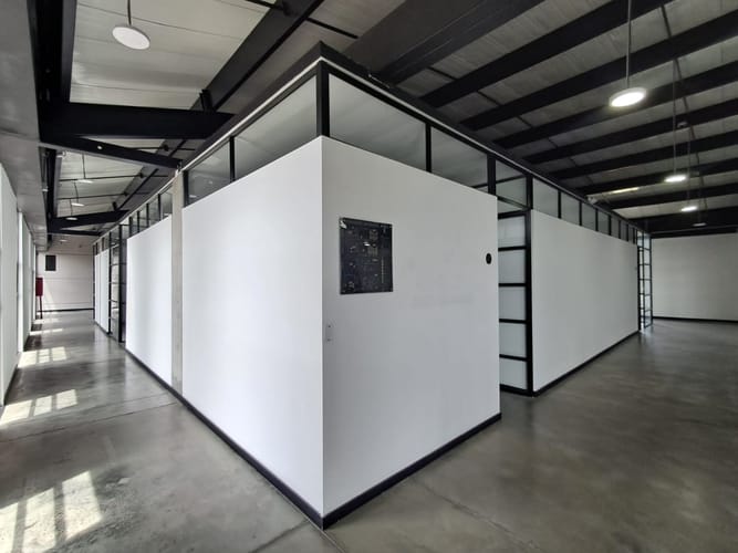 Oficina en arriendo en Llano Grande, Rionegro, 10 m² · foto 2 de 8