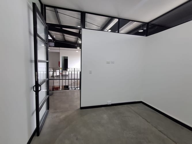 Oficina en arriendo en Llano Grande, Rionegro, 10 m² · foto 3 de 8