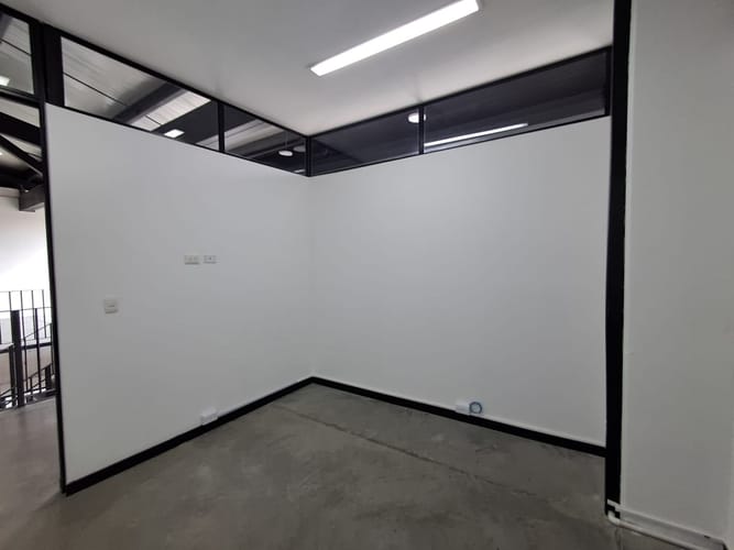 Oficina en arriendo en Llano Grande, Rionegro, 10 m² · foto 4 de 8