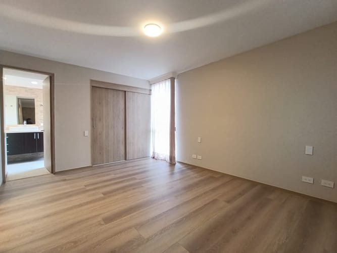 Apartamento de 3 alcobas en arriendo en Urbanización Las Cumbres, Medellín, 170 m² · foto 7 de 18