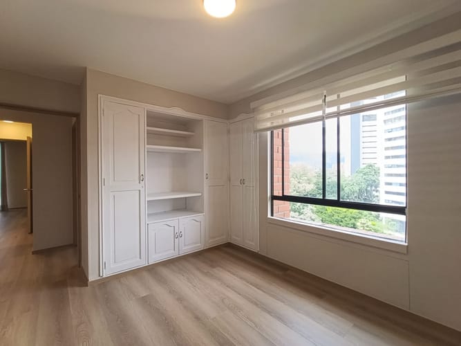 Apartamento de 3 alcobas en arriendo en Urbanización Las Cumbres, Medellín, 170 m² · foto 9 de 18