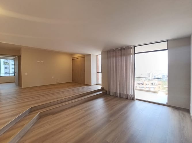 Apartamento de 3 alcobas en arriendo en Urbanización Las Cumbres, Medellín, 170 m² · foto 11 de 18