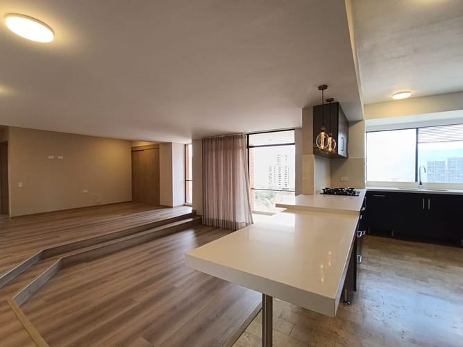 Apartamento de 3 alcobas en arriendo en Urbanización Las Cumbres, Medellín, 170 m² · foto 16 de 18