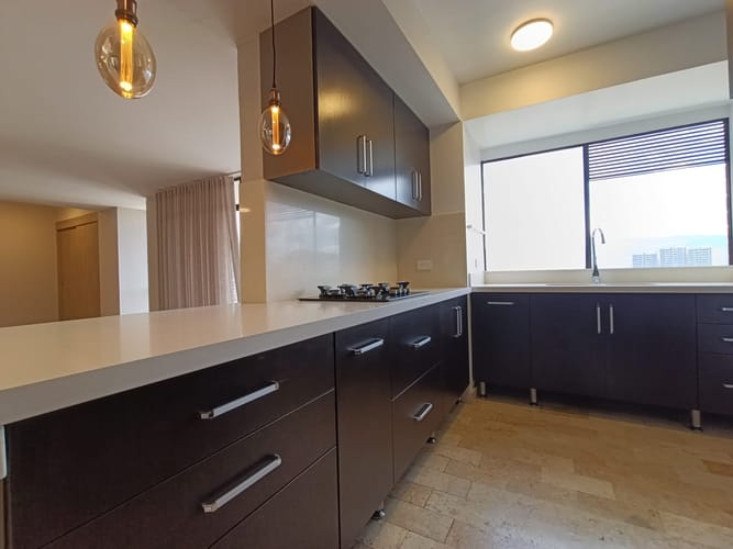 Apartamento de 3 alcobas en arriendo en Urbanización Las Cumbres, Medellín, 170 m² · foto 17 de 18