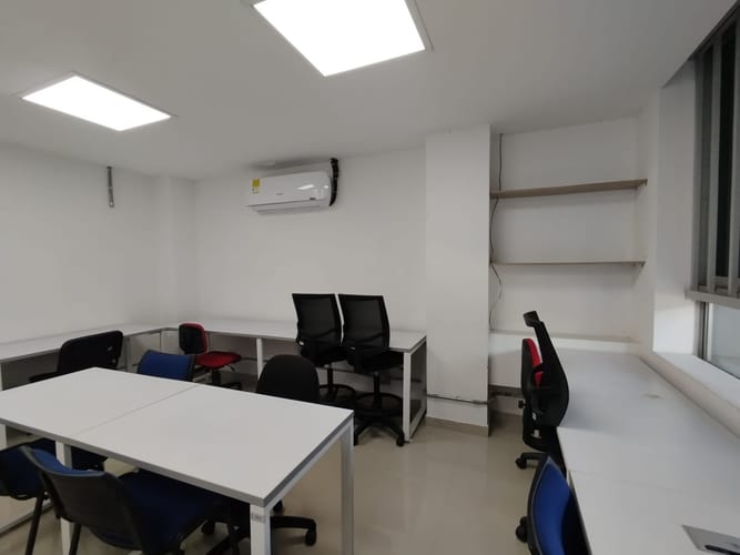 Oficina en arriendo en Laureles, Medellín, 35 m² · foto 4 de 10