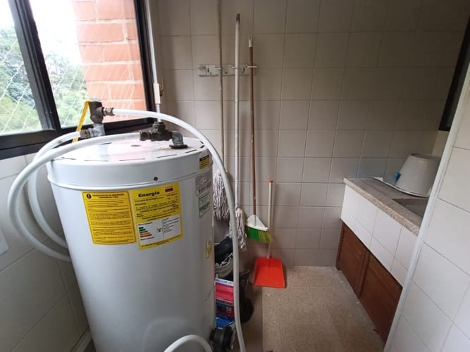 Apartamento de 3 alcobas en arriendo en El Poblado, Medellín, 145 m² · foto 19 de 20