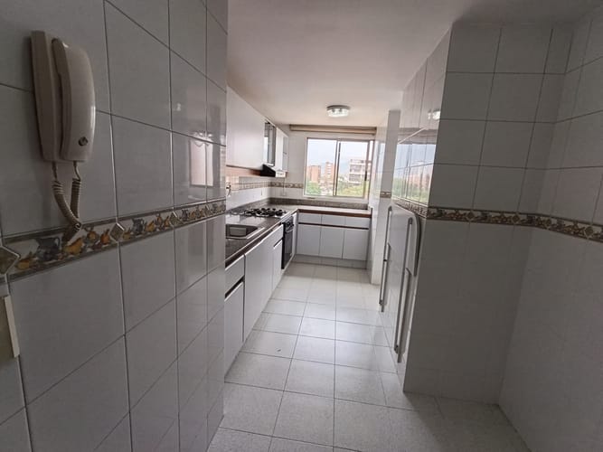 Apartamento de 3 alcobas en arriendo en Laureles, Medellín, 135 m² · foto 2 de 20