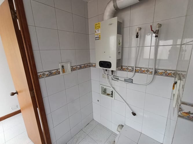 Apartamento de 3 alcobas en arriendo en Laureles, Medellín, 135 m² · foto 6 de 20