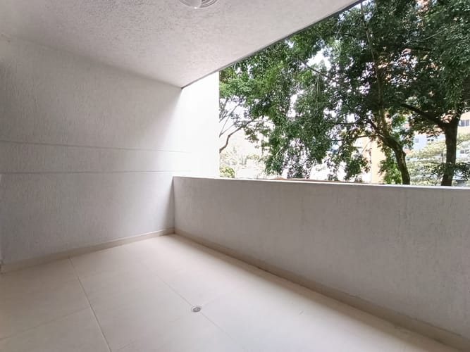 Apartamento de 3 alcobas en arriendo en El Poblado, Medellín, 134 m² · foto 3 de 18