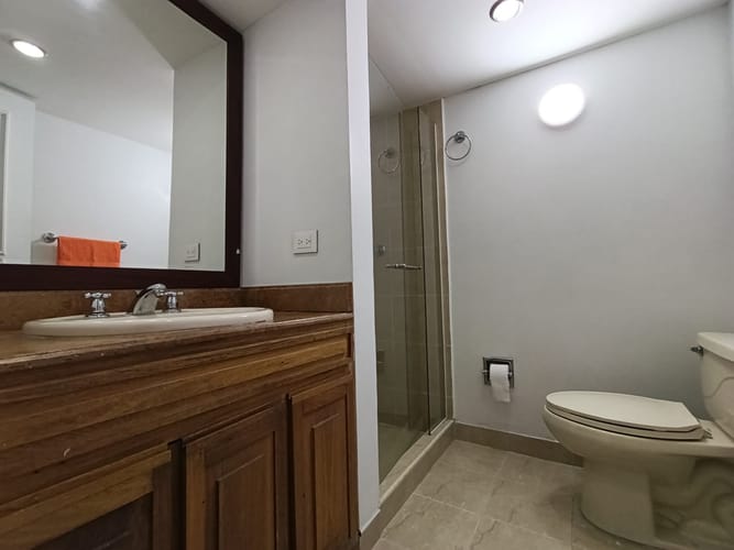 Apartamento de 3 alcobas en arriendo en El Poblado, Medellín, 134 m² · foto 13 de 18