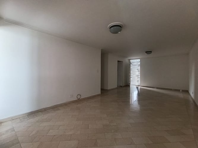 Apartamento de 3 alcobas en arriendo en El Poblado, Medellín, 134 m² · foto 16 de 18