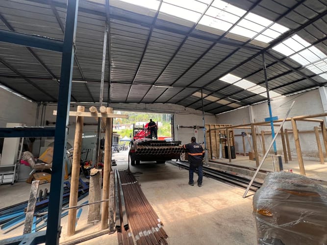 Bodega en arriendo en Travesias, Medellín, 280 m² · foto 2 de 11