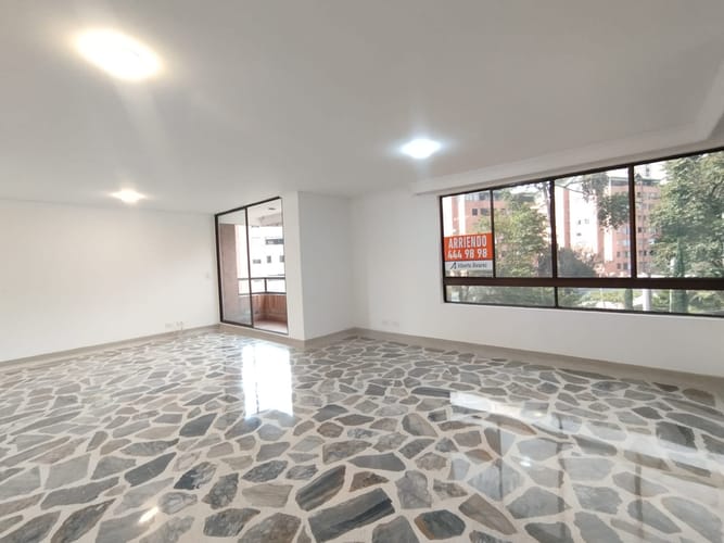 Apartamento de 3 alcobas en arriendo en El Poblado, Medellín, 143 m² · foto 13 de 20