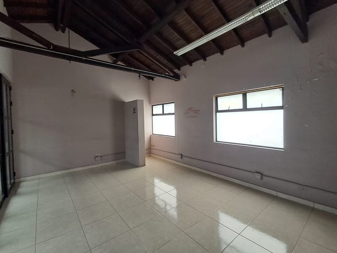 Local en arriendo en El Poblado, Medellín, 23 m² · foto 3 de 8